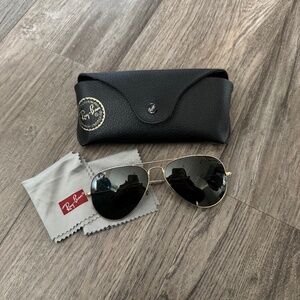 AUTHENTIC Ray-Ban 58mm Aviator Classic Gold Framed Sunglasses - Green